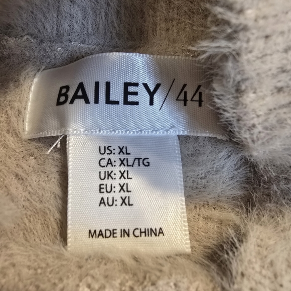 Bailey 44 Very Soft Sweater Vest Size XL - Picture 4 of 5